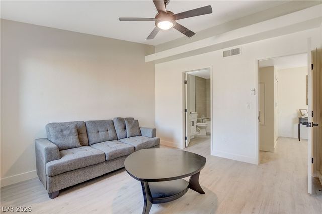 950 Seven Hills Drive 1422, Henderson, NV 89052