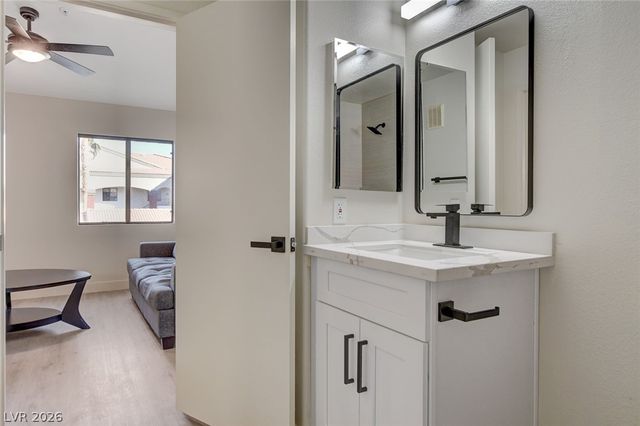 950 Seven Hills Drive 1422, Henderson, NV 89052