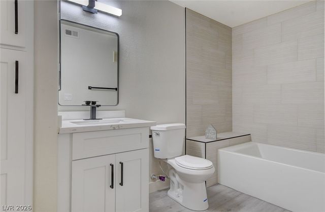 950 Seven Hills Drive 1422, Henderson, NV 89052