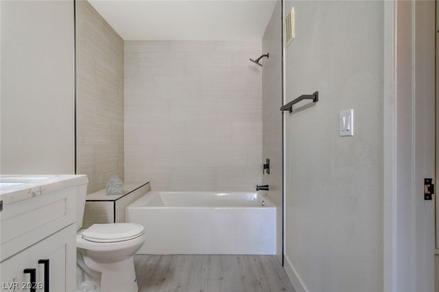 950 Seven Hills Drive 1422, Henderson, NV 89052