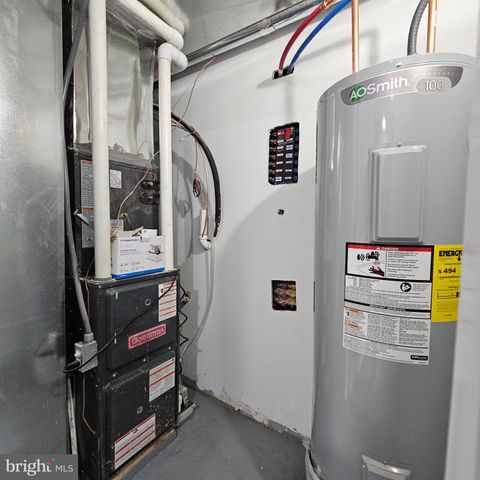 5937 SPRINGFIELD AVE, Philadelphia, PA 19143