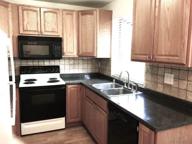1009 S Sunshine Ave B, El Cajon, CA 92020