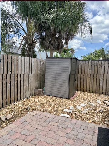 3125 Shelby Way Way, Palm Springs, FL 33461