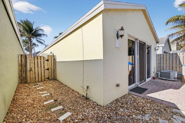 3125 Shelby Way Way, Palm Springs, FL 33461