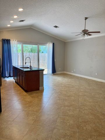 3125 Shelby Way Way, Palm Springs, FL 33461