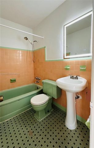 2045 Calais Dr 7, Miami Beach, FL 33141