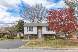 303 SUMMIT ST, Lexington, VA 24450