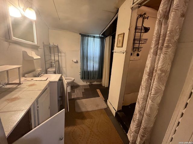 205 E White, San Antonio, TX 78214