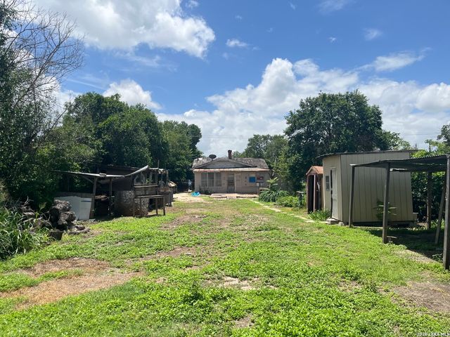 205 E White, San Antonio, TX 78214