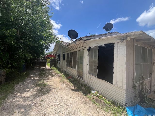 205 E White, San Antonio, TX 78214