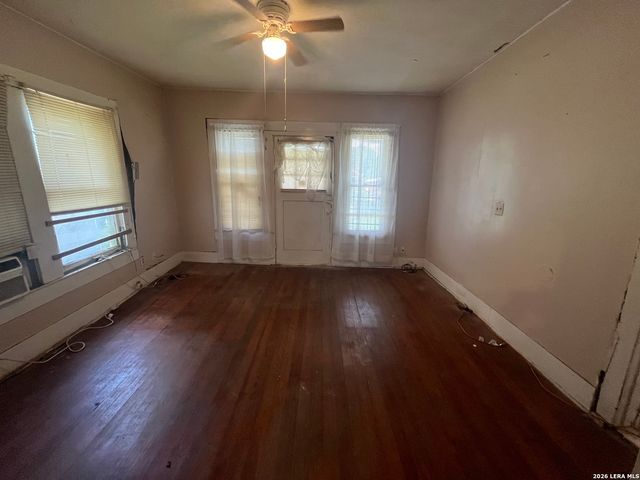 205 E White, San Antonio, TX 78214