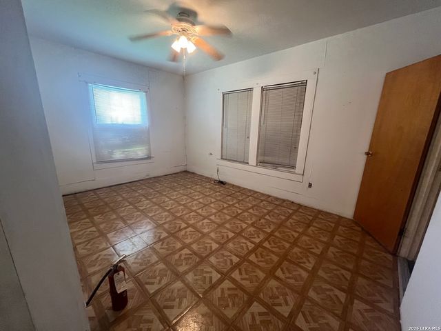 205 E White, San Antonio, TX 78214