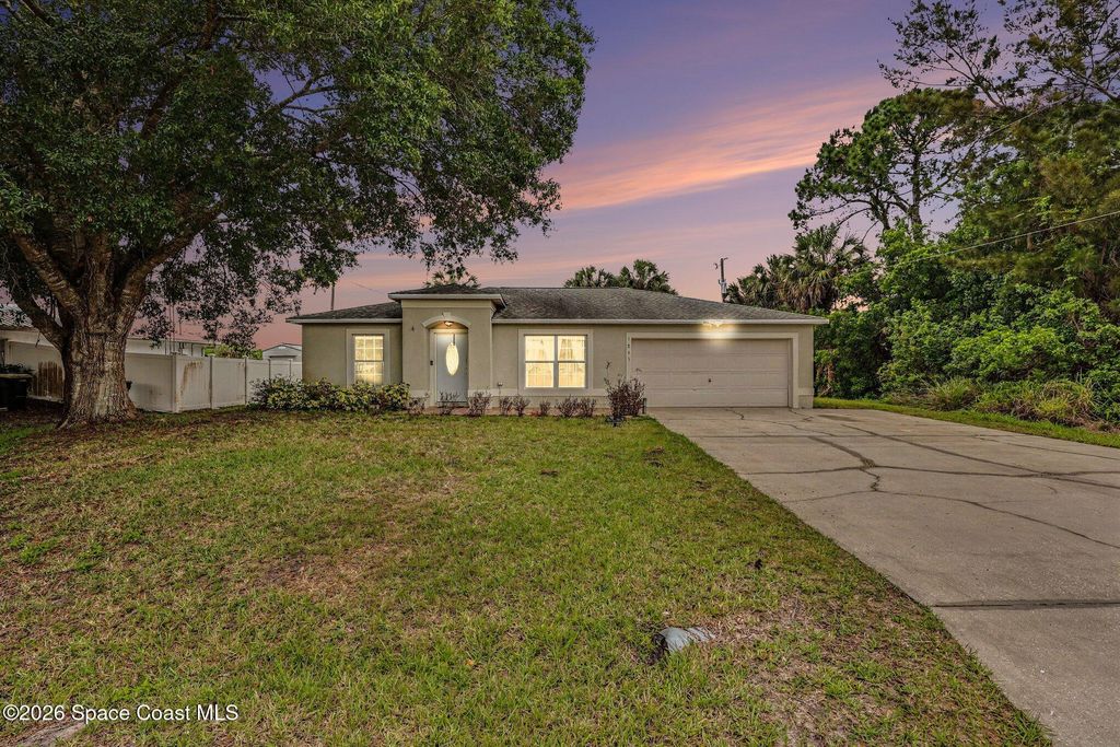 1893 Firethorn Road NW, Palm Bay, FL 32907