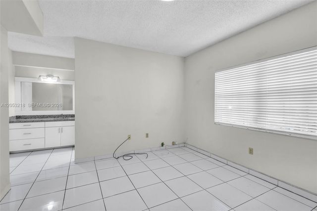 10018 Hammocks Blvd 101-5, Miami, FL 33196