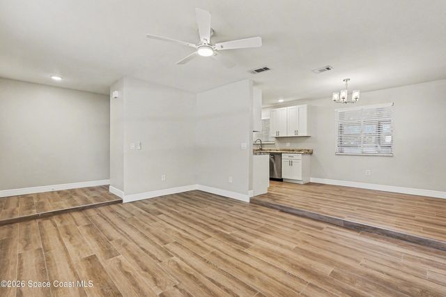 320 Algiers Avenue SE, Palm Bay, FL 32909