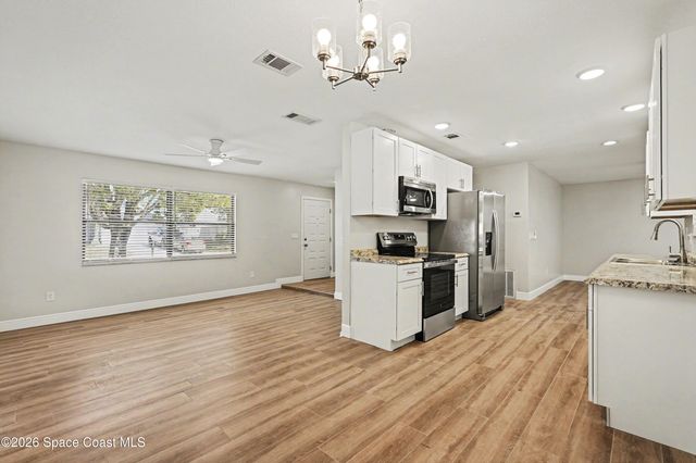 320 Algiers Avenue SE, Palm Bay, FL 32909