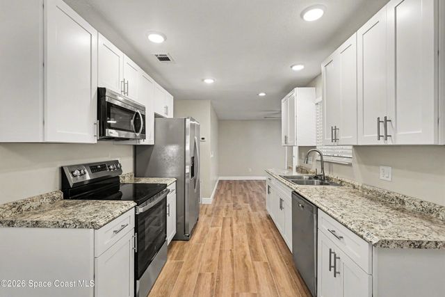 320 Algiers Avenue SE, Palm Bay, FL 32909