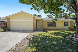 320 Algiers Avenue SE, Palm Bay, FL 32909