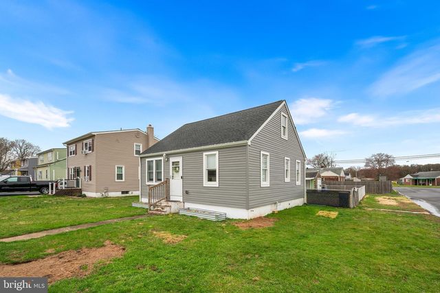 2109 BATH RD, Bristol, PA 19007