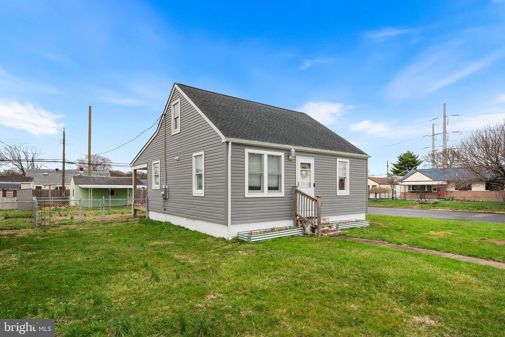 2109 BATH RD, Bristol, PA 19007