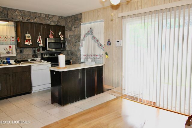 12A Cactus Drive, Lakewood, NJ 08701