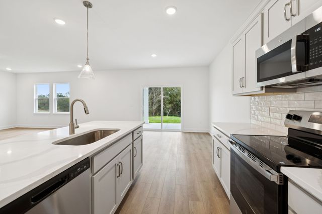 122 Dahlia Dr, La Vergne, TN 37086