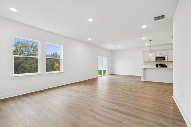 122 Dahlia Dr, La Vergne, TN 37086