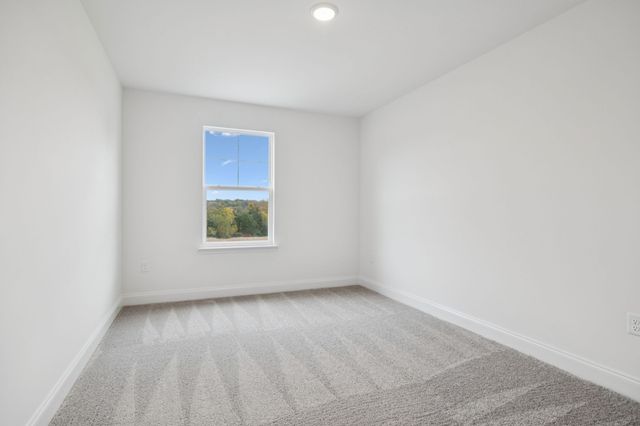 122 Dahlia Dr, La Vergne, TN 37086