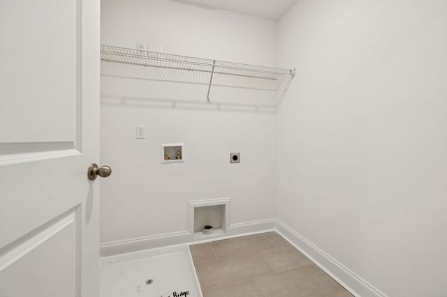 122 Dahlia Dr, La Vergne, TN 37086