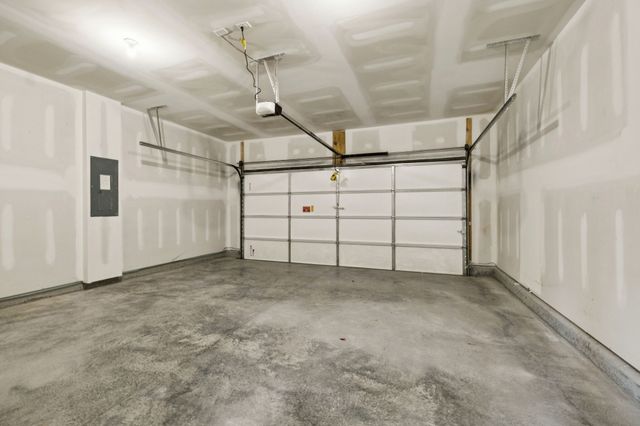 122 Dahlia Dr, La Vergne, TN 37086