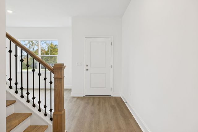 122 Dahlia Dr, La Vergne, TN 37086