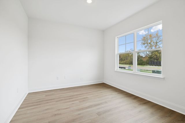 122 Dahlia Dr, La Vergne, TN 37086