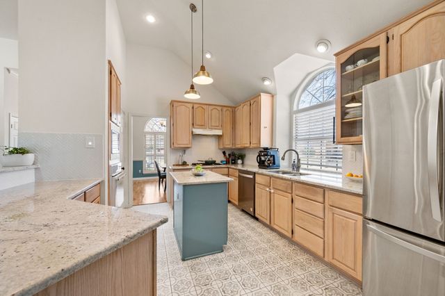 1604 Los Altos Court, Arlington, TX 76006