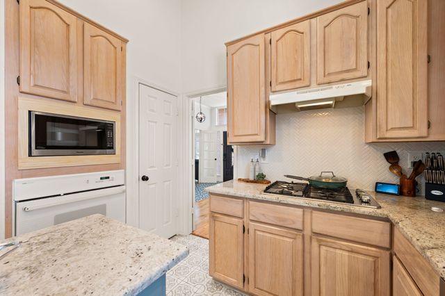 1604 Los Altos Court, Arlington, TX 76006