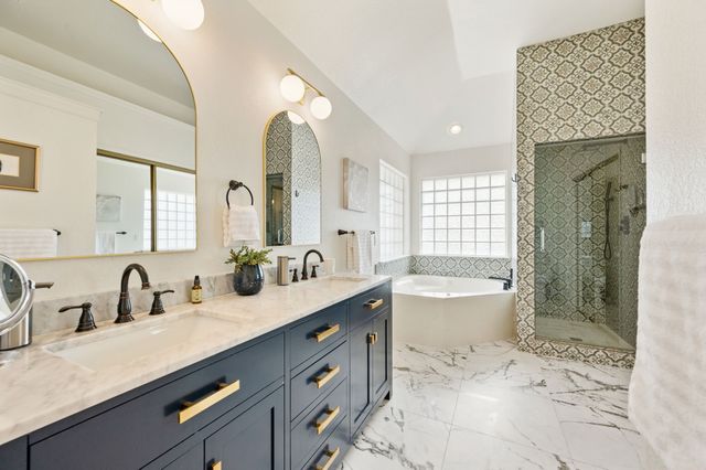 1604 Los Altos Court, Arlington, TX 76006