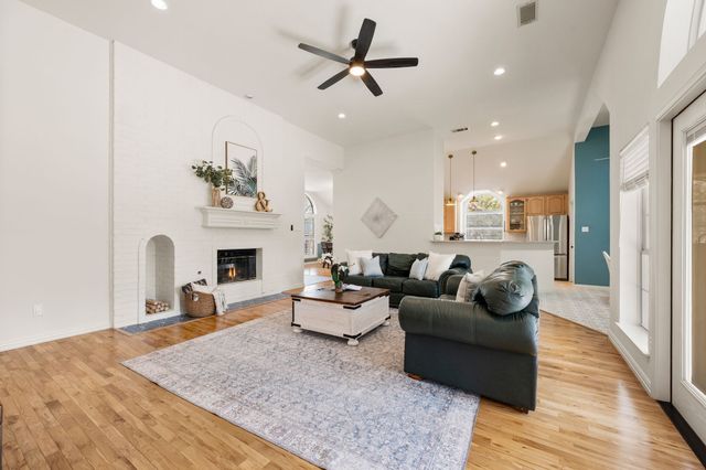 1604 Los Altos Court, Arlington, TX 76006