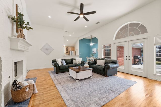 1604 Los Altos Court, Arlington, TX 76006