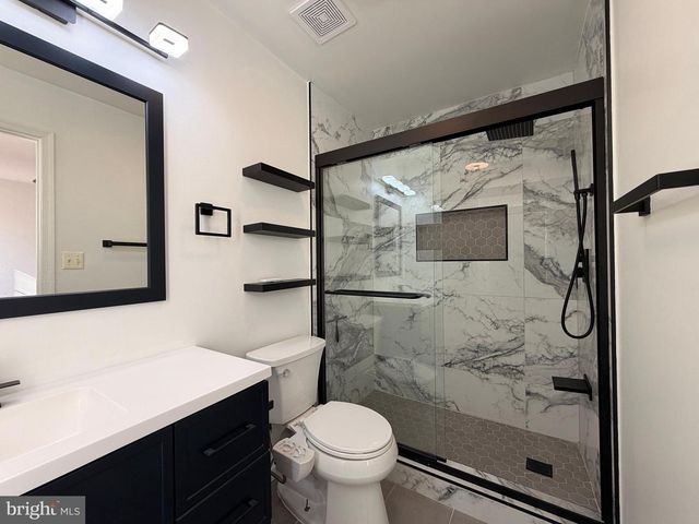 439 GINKGO TER NE, Leesburg, VA 20176