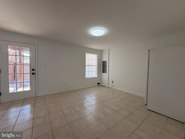 439 GINKGO TER NE, Leesburg, VA 20176