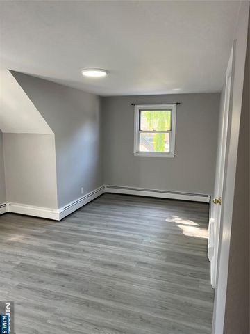 484 Shaler Boulevard 2, Ridgefield, NJ 07657