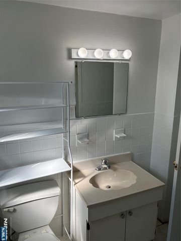 484 Shaler Boulevard 2, Ridgefield, NJ 07657