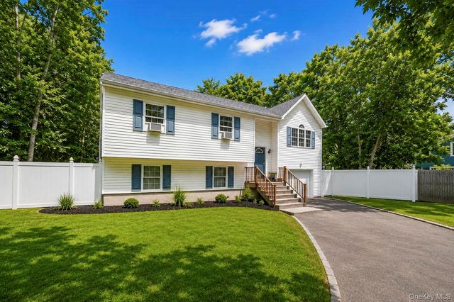 71 Barton Avenue, Patchogue, NY 11772