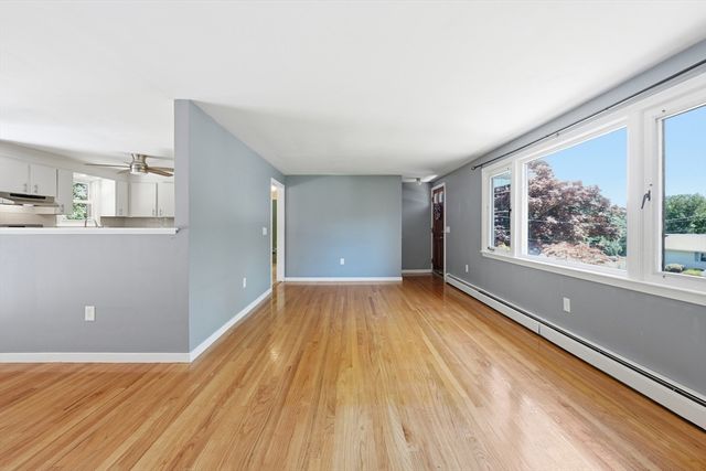 46 Pinecroft Ave, Holden, MA 01520