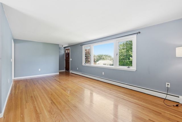 46 Pinecroft Ave, Holden, MA 01520