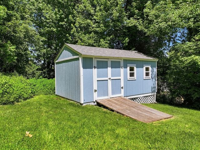 46 Pinecroft Ave, Holden, MA 01520