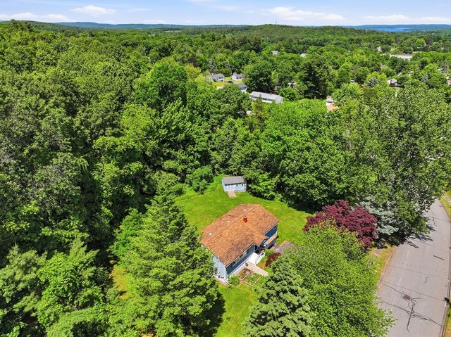 46 Pinecroft Ave, Holden, MA 01520
