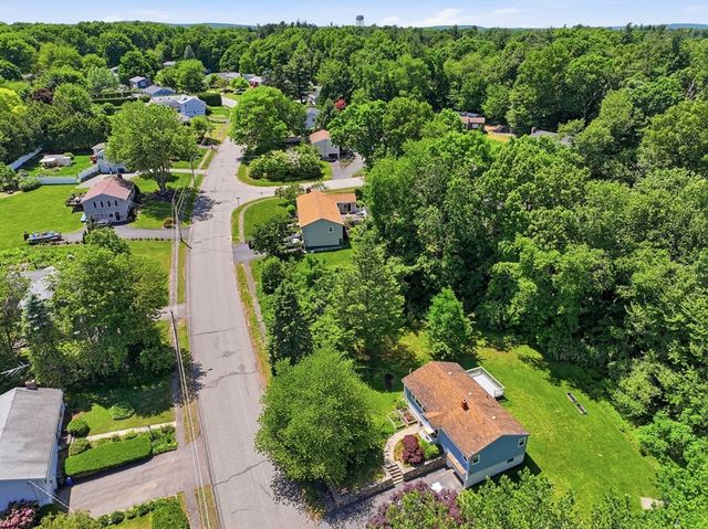 46 Pinecroft Ave, Holden, MA 01520