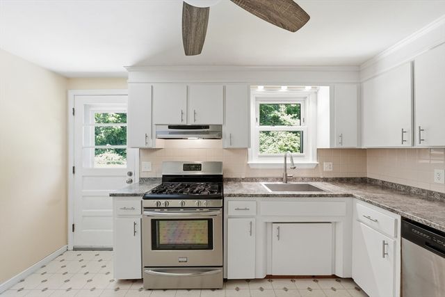 46 Pinecroft Ave, Holden, MA 01520