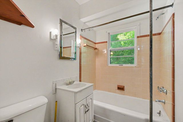 1057 Lyon Street Ne, City Of Grand Rapids, MI 49503