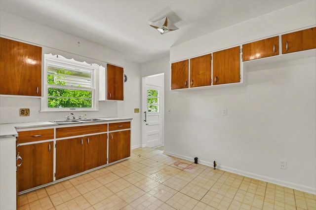 1057 Lyon Street Ne, City Of Grand Rapids, MI 49503